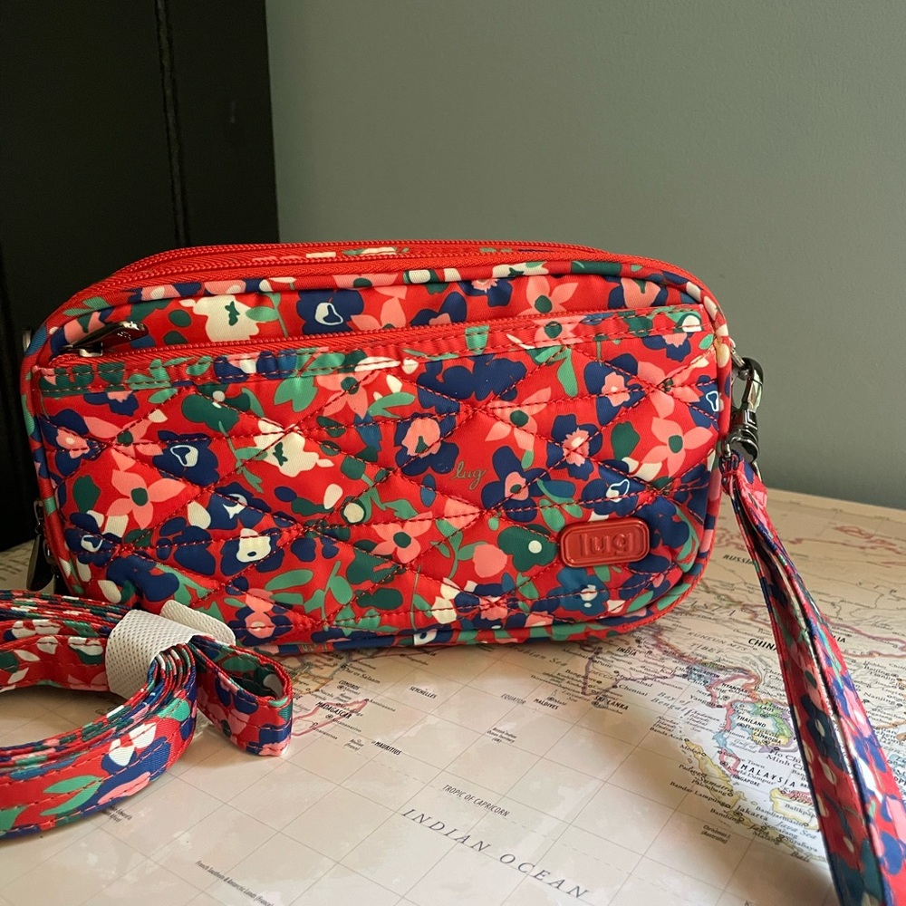 Lug Roundabout Wristlet, Belt, and Crossbody in Wildflower Poppy 🌺❤️